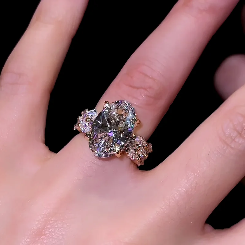 Laura Oval-Cut Lab-Grown Diamond